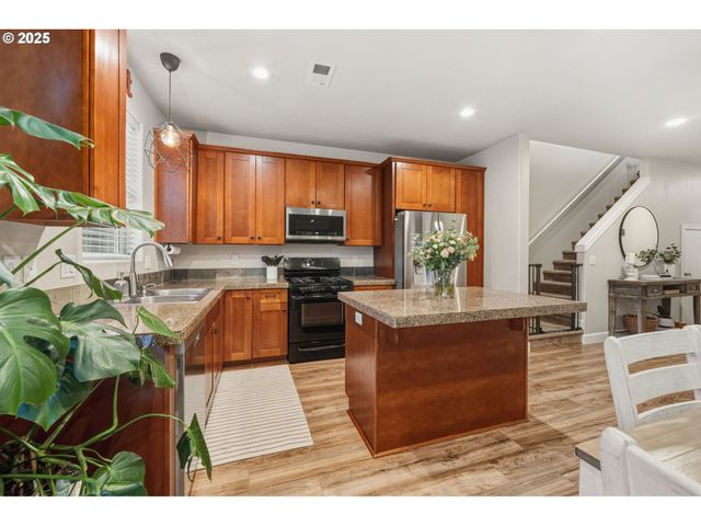 19115 CORK Ave, Sandy, OR 97055