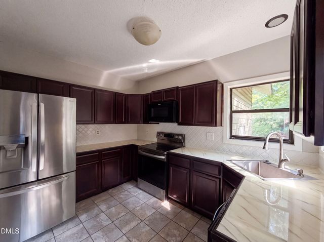 5844 Waters Edge Drive, Fayetteville, NC 28314