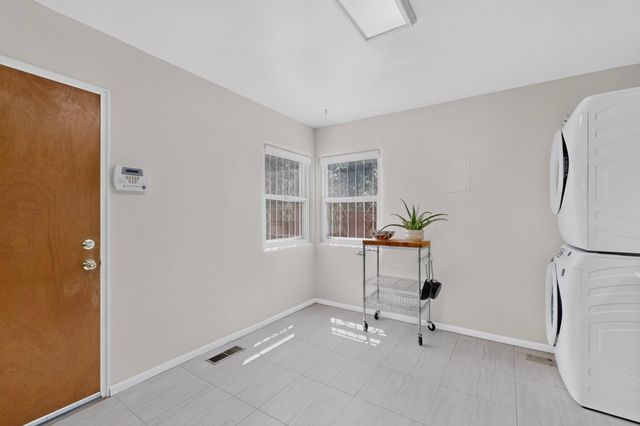 821 Cagua Drive SE, Albuquerque, NM 87108