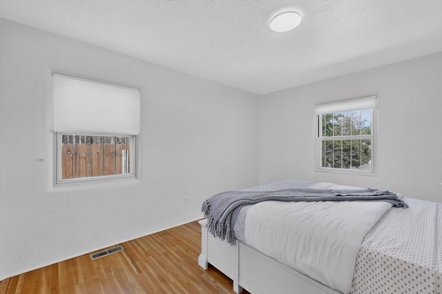 821 Cagua Drive SE, Albuquerque, NM 87108