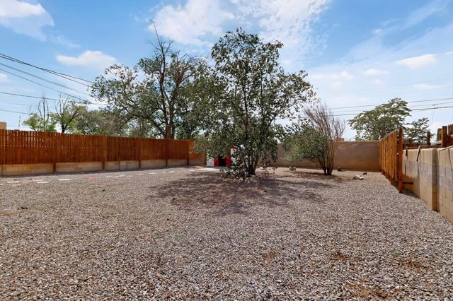 821 Cagua Drive SE, Albuquerque, NM 87108