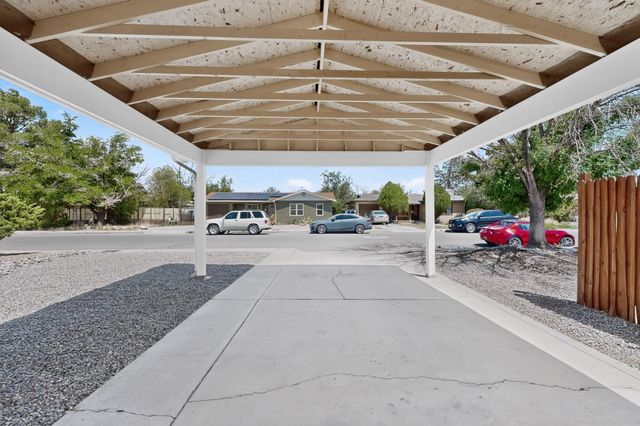 821 Cagua Drive SE, Albuquerque, NM 87108