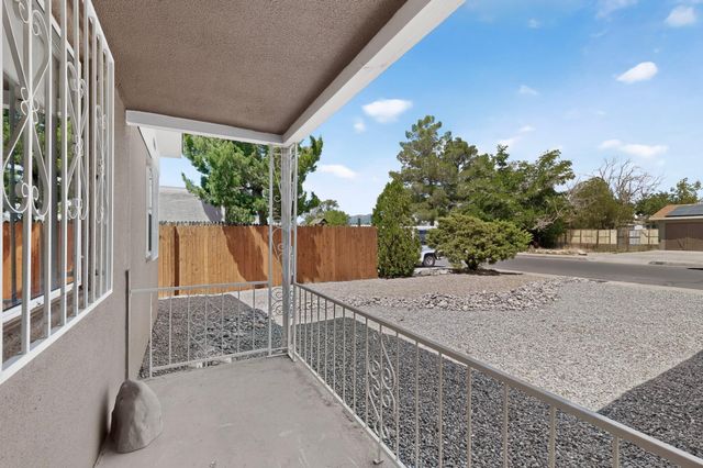 821 Cagua Drive SE, Albuquerque, NM 87108