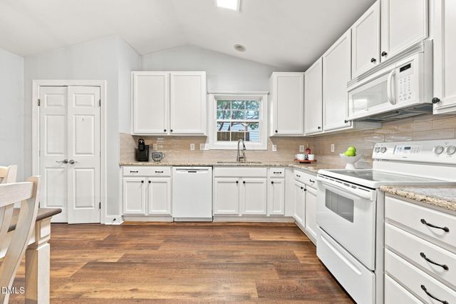 412 Holly Thorn Trace, Holly Springs, NC 27540