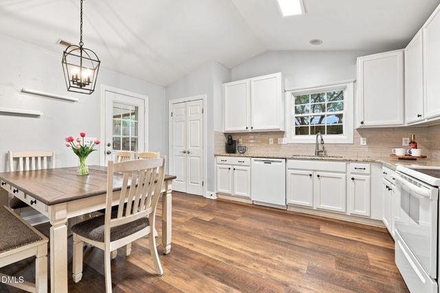 412 Holly Thorn Trace, Holly Springs, NC 27540