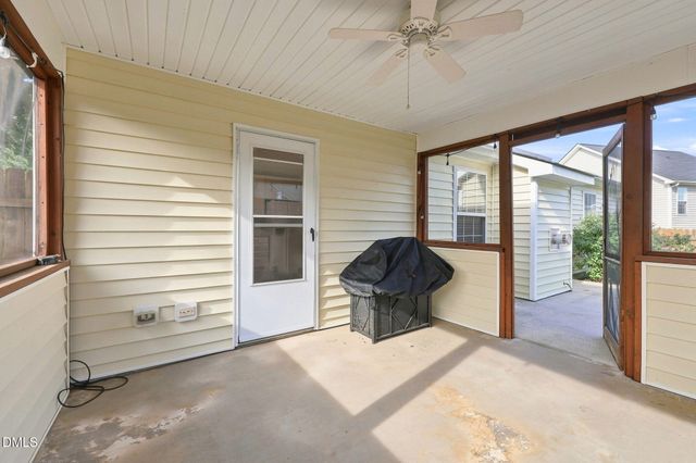 412 Holly Thorn Trace, Holly Springs, NC 27540