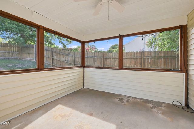 412 Holly Thorn Trace, Holly Springs, NC 27540