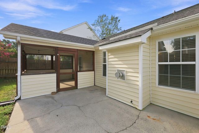 412 Holly Thorn Trace, Holly Springs, NC 27540