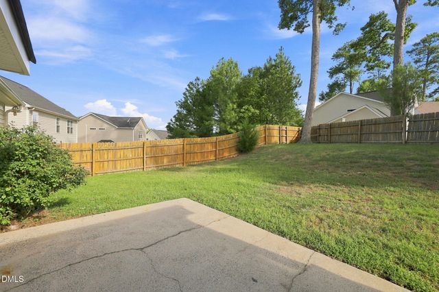 412 Holly Thorn Trace, Holly Springs, NC 27540