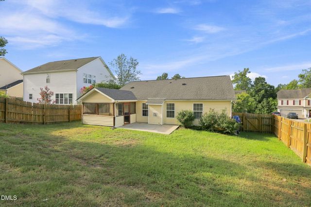 412 Holly Thorn Trace, Holly Springs, NC 27540