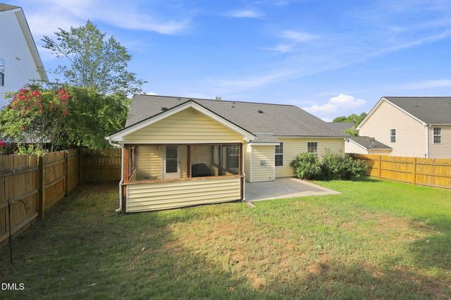 412 Holly Thorn Trace, Holly Springs, NC 27540