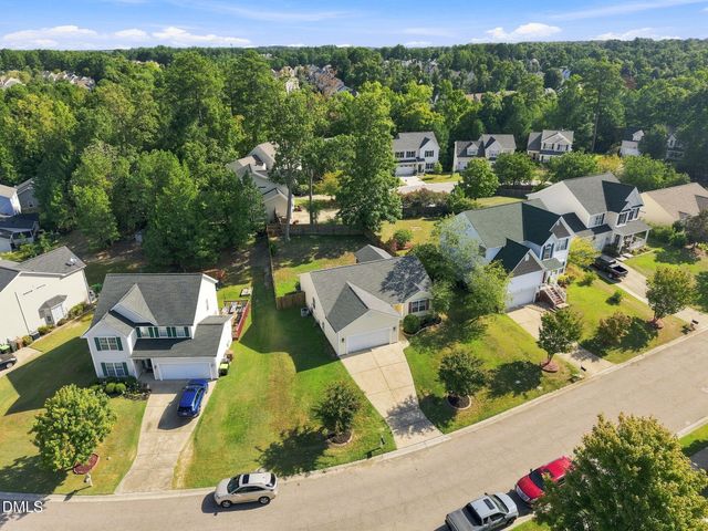 412 Holly Thorn Trace, Holly Springs, NC 27540