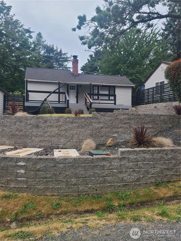 11335 Sunnyside Avenue N, Seattle, WA 98133