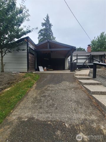 11335 Sunnyside Avenue N, Seattle, WA 98133