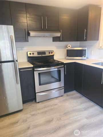 11335 Sunnyside Avenue N, Seattle, WA 98133