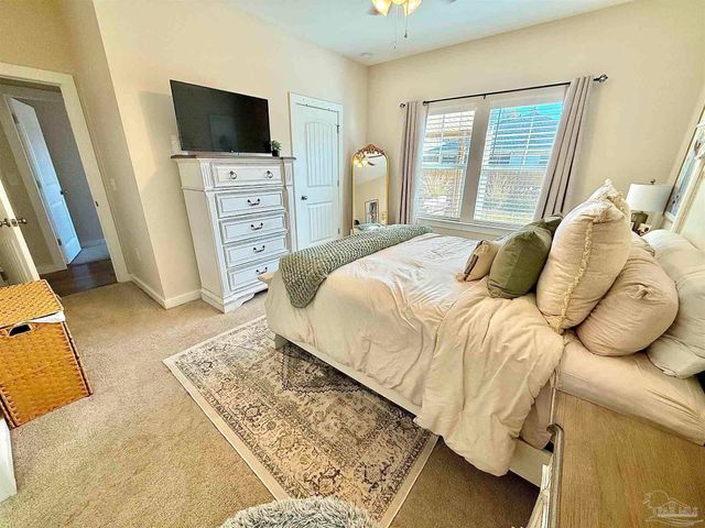 5442 Medina Rd, Pensacola, FL 32507