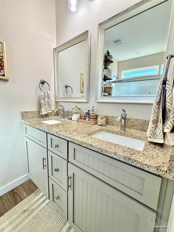 5442 Medina Rd, Pensacola, FL 32507