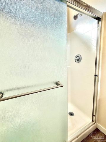 5442 Medina Rd, Pensacola, FL 32507