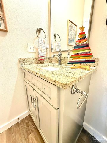 5442 Medina Rd, Pensacola, FL 32507