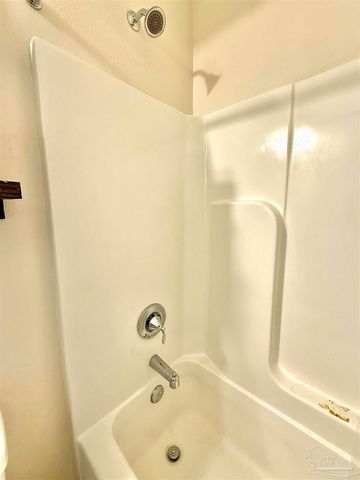 5442 Medina Rd, Pensacola, FL 32507