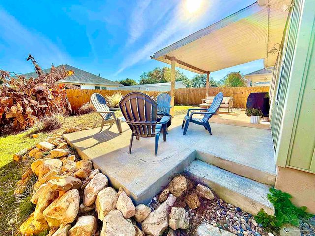 5442 Medina Rd, Pensacola, FL 32507