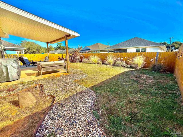 5442 Medina Rd, Pensacola, FL 32507