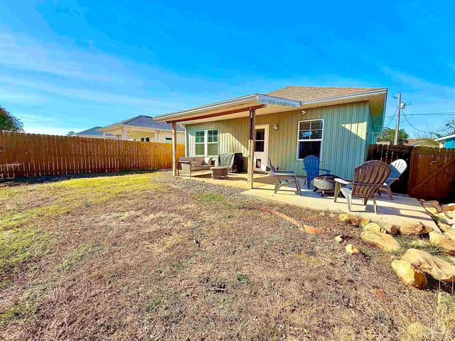 5442 Medina Rd, Pensacola, FL 32507