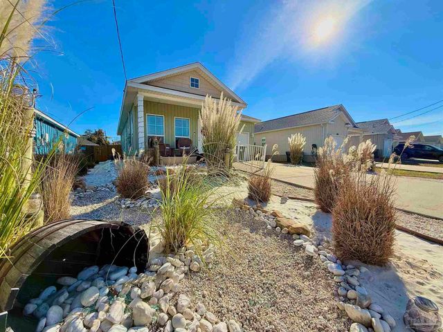 5442 Medina Rd, Pensacola, FL 32507