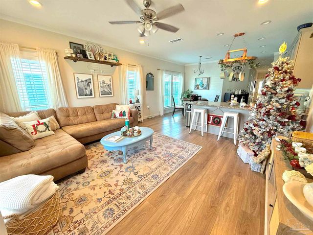 5442 Medina Rd, Pensacola, FL 32507