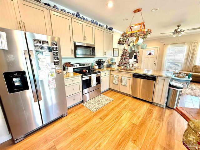 5442 Medina Rd, Pensacola, FL 32507