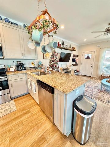 5442 Medina Rd, Pensacola, FL 32507