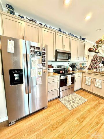 5442 Medina Rd, Pensacola, FL 32507