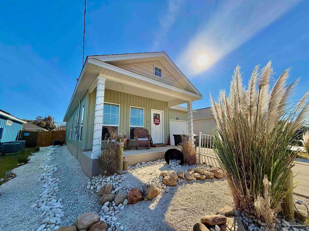 5442 Medina Rd, Pensacola, FL 32507