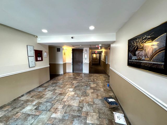 2000 Bayside Drive 110, Palatine, IL 60074
