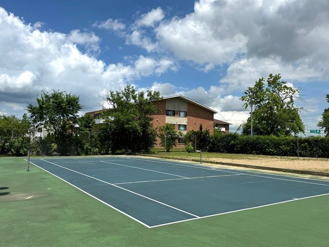 2000 Bayside Drive 110, Palatine, IL 60074