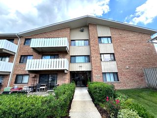 2000 Bayside Drive 110, Palatine, IL 60074