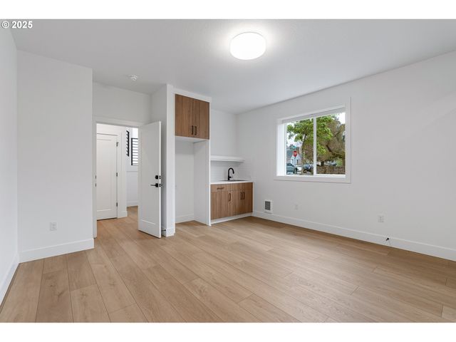5305 Ne 35TH Pl, Portland, OR 97211