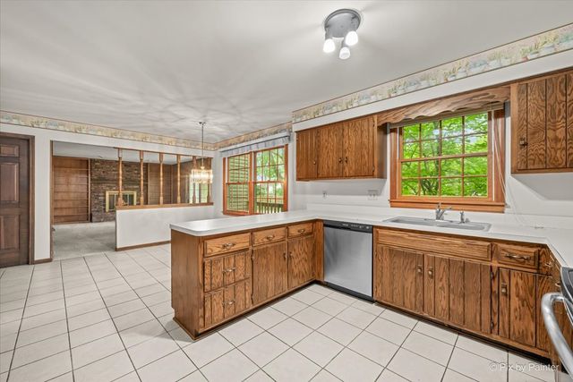 2318 Sudbury Lane, Geneva, IL 60134