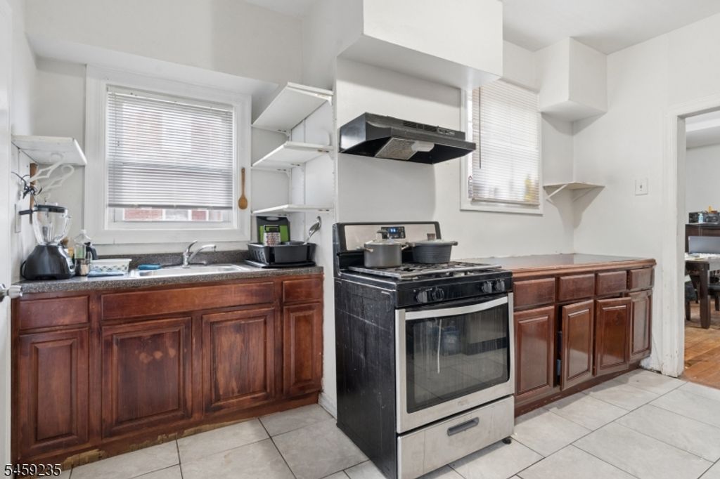 126 Verona Ave, Newark City, NJ 07104 — photo 3
