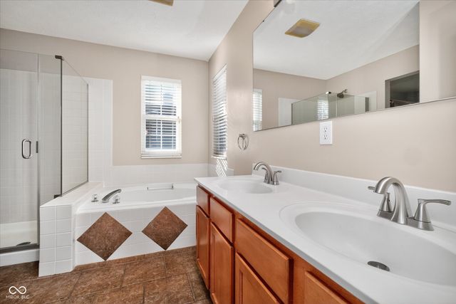 11502 Hearthstone Drive, Fishers, IN 46037