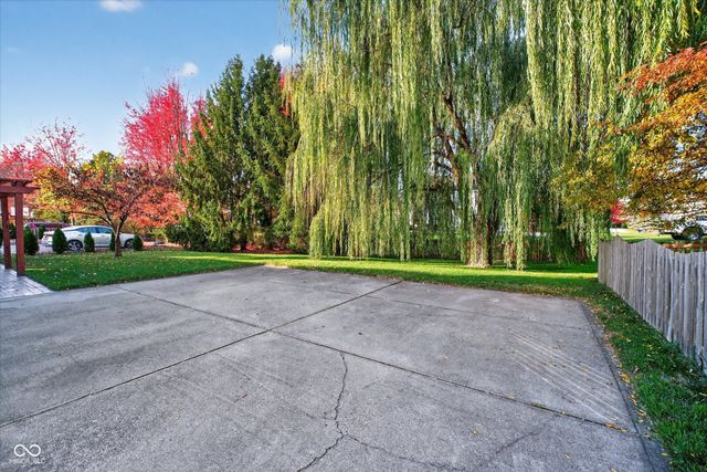 11502 Hearthstone Drive, Fishers, IN 46037