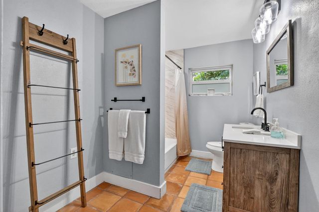 721 NE 8th Avenue, Boynton Beach, FL 33435