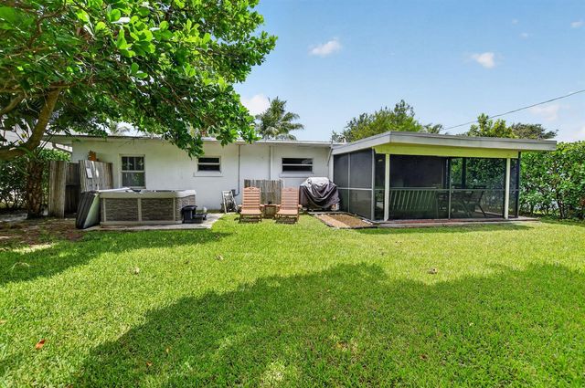 721 NE 8th Avenue, Boynton Beach, FL 33435