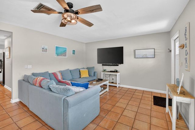 721 NE 8th Avenue, Boynton Beach, FL 33435