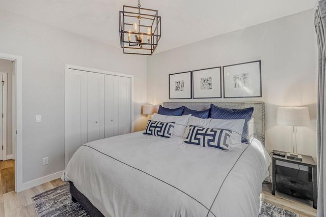 6717 Bellflower Drive, Excelsior, MN 55331