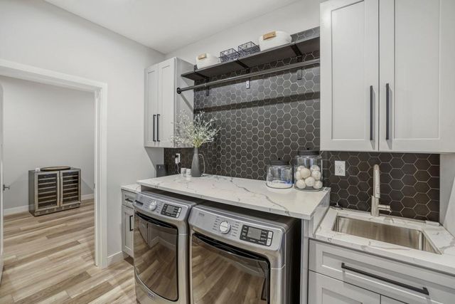 6717 Bellflower Drive, Excelsior, MN 55331