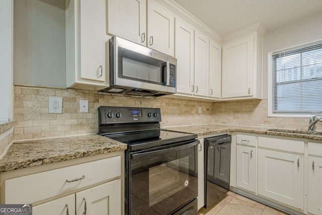 1106 Natchez Trace, Atlanta, GA 30350