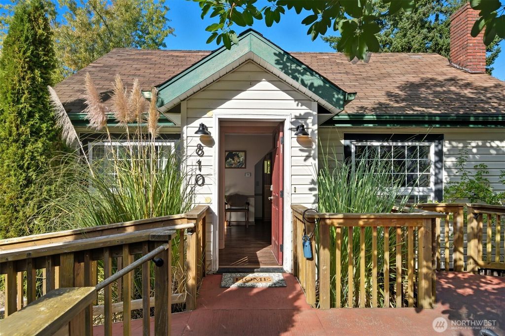 810 Retsil Road E, Port Orchard, WA 98366