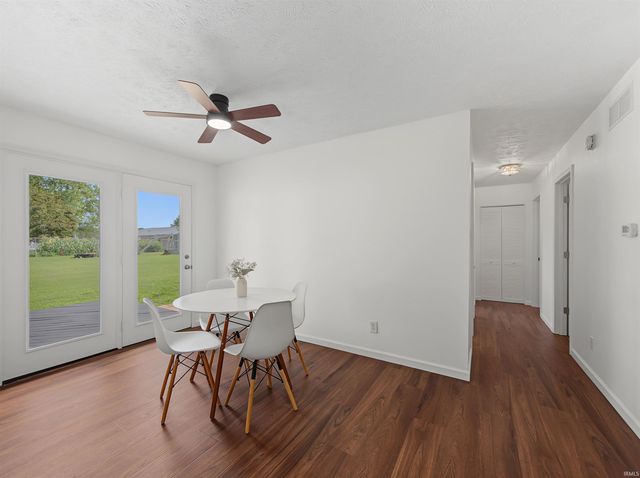 9114 Shoreline Drive, Wadesville, IN 47638