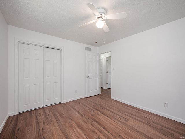 9114 Shoreline Drive, Wadesville, IN 47638